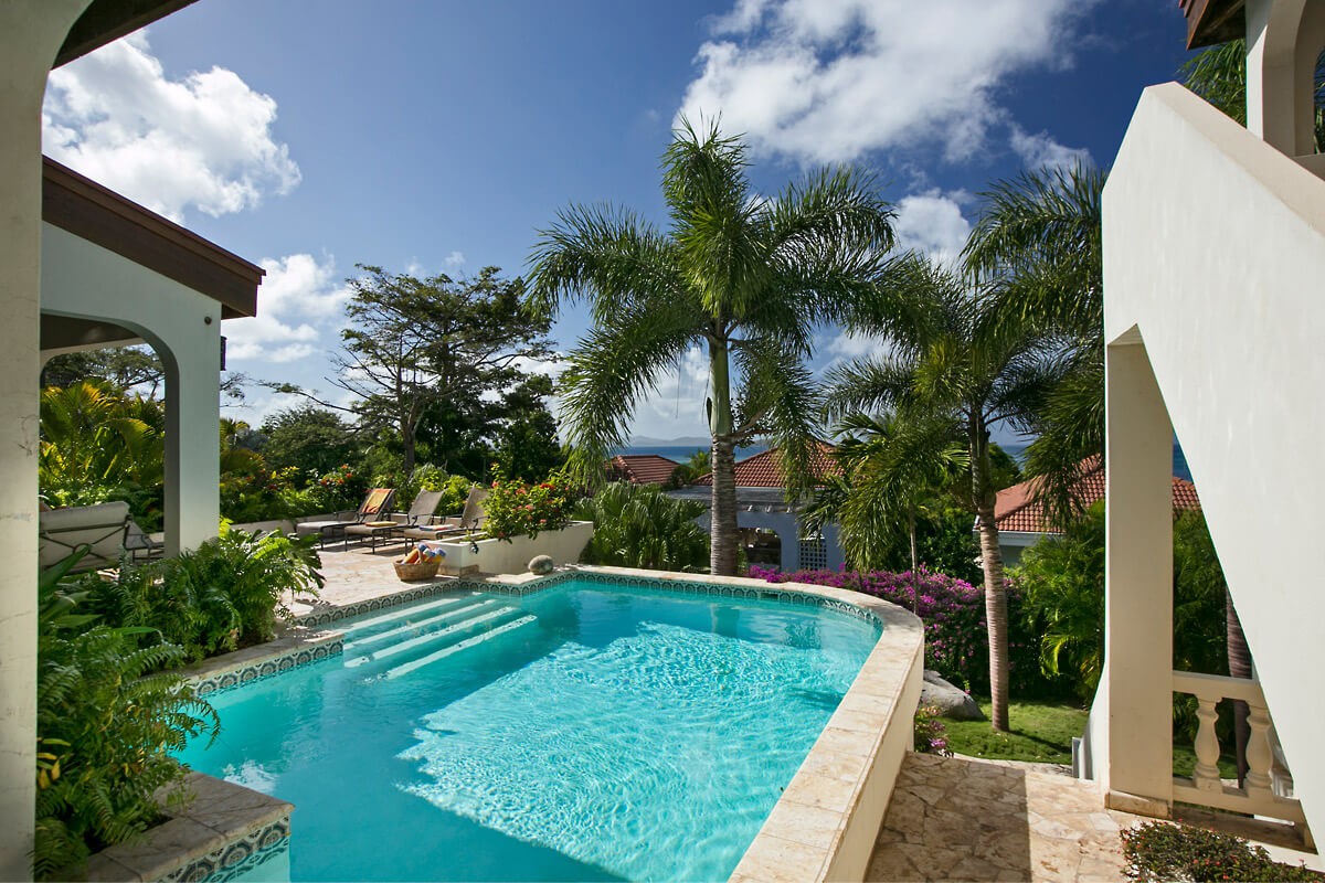Bellamare Villa Pool