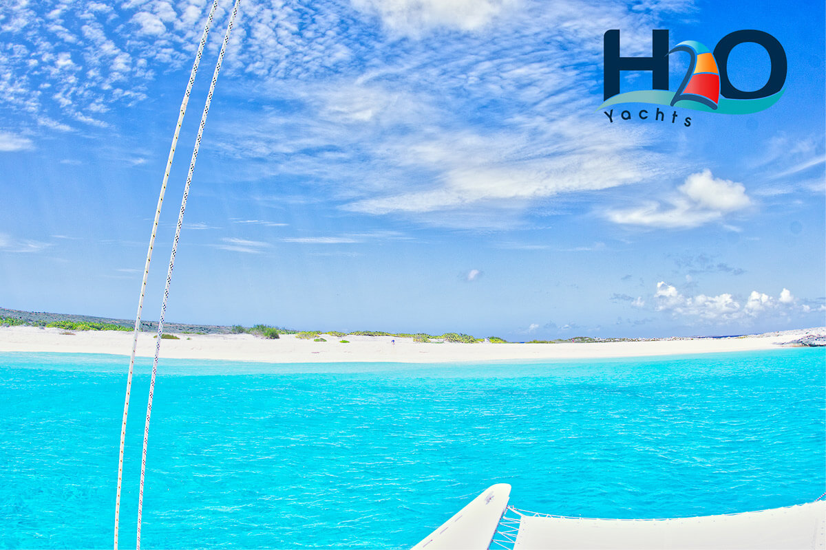 H2O Luxury Yachts - Anguilla Beach