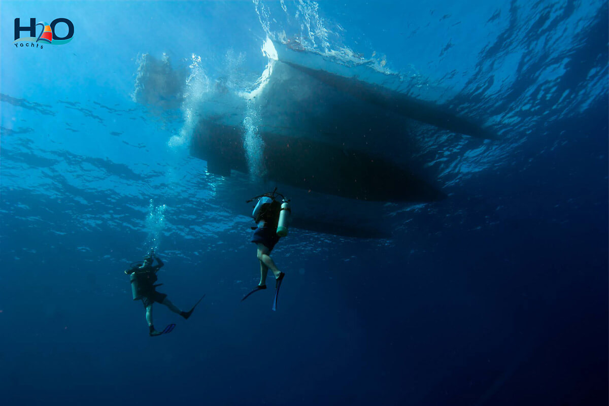 H2O Luxury Yachts - Scuba Charters