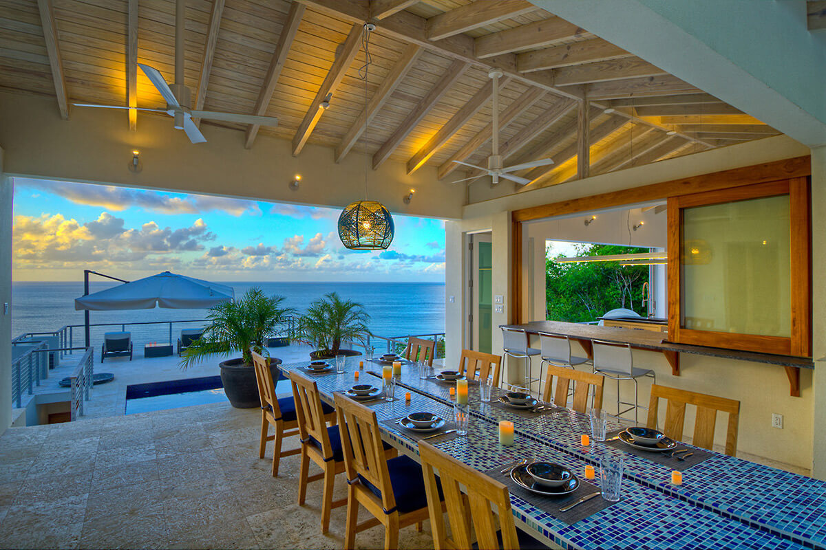 Villa Lune Alfresco Dining