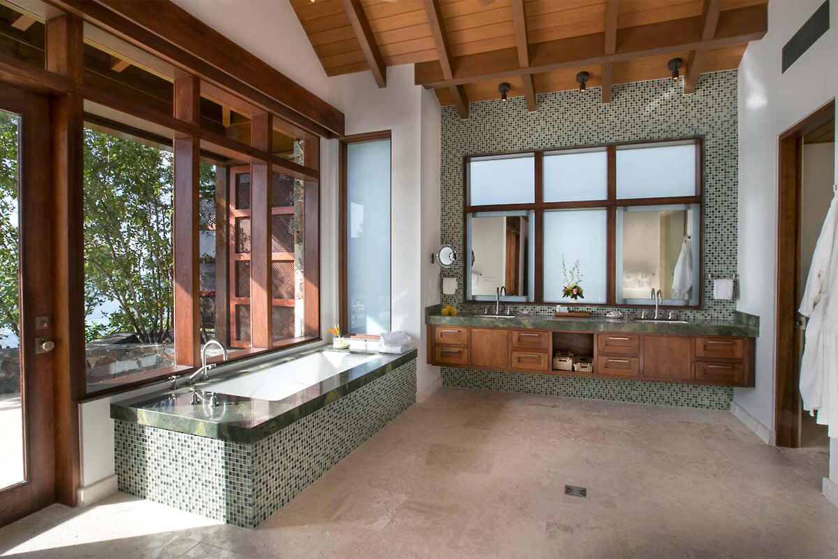 Casey Bay Villa Bath