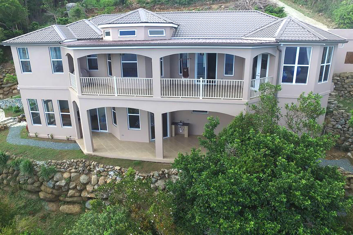Aqua Vista Villa Exterior