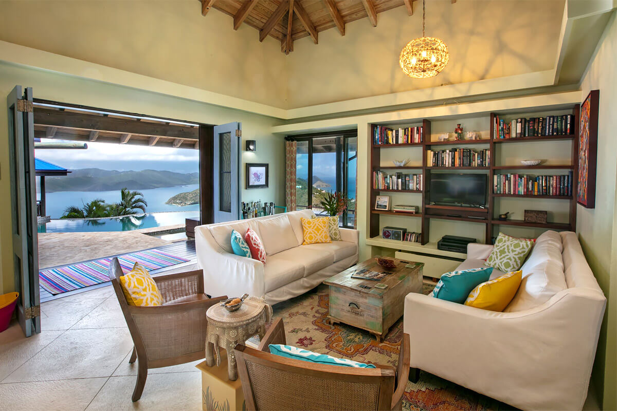 Tingalayo Villa Sitting Area