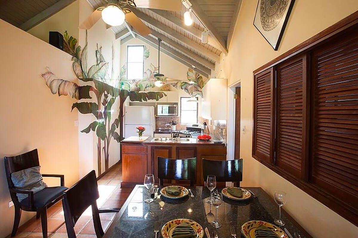 Elysium Villa Kitchen & Dining Area